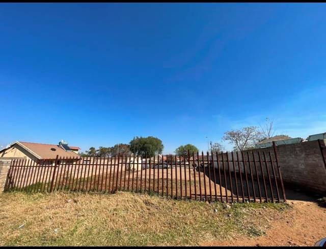 LAND FOR SALE IN LENASIA SOUTH